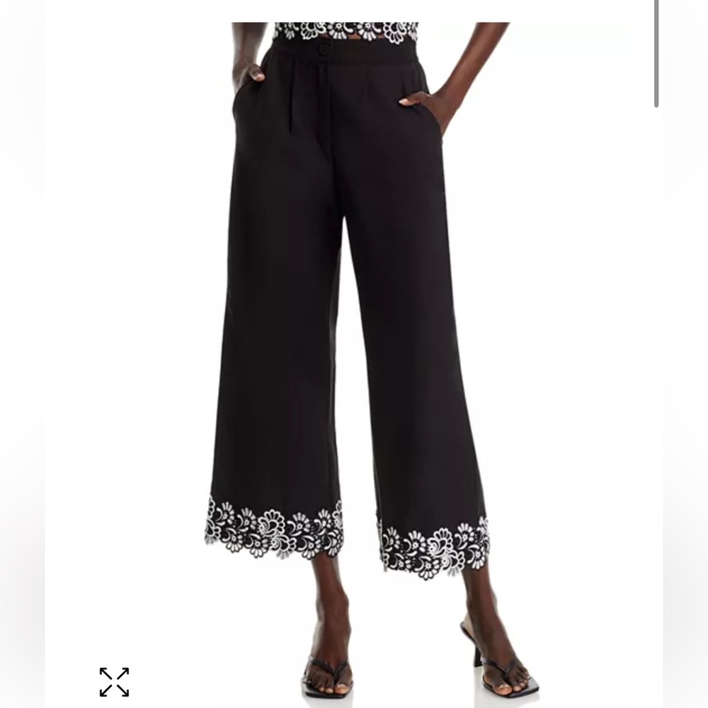 NWT Aqua Women’s High Rise Pleated Crop Lace Trim Black Pants Size Small